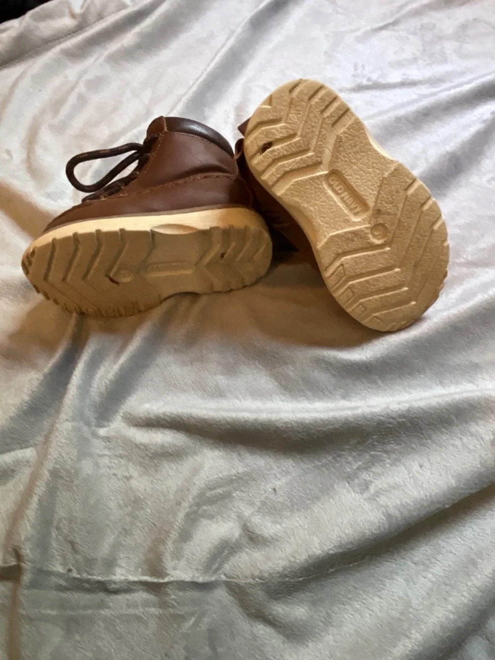 Boys Boots - Old Navy (Brown) size 5